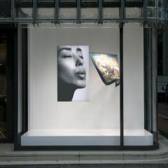  Hermès shop in Tokyo with a special window installation by japanese designer Tokujin Yoshioka