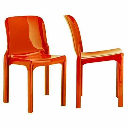 'Selene’ chair by Vico Magistretti, Produced in 1969, one of the first one-piece plastic chairs in design history.