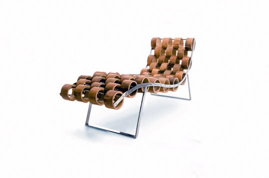 Figit-friendly lounge chair by Ezri Tarazi  - China - Design for a Living World