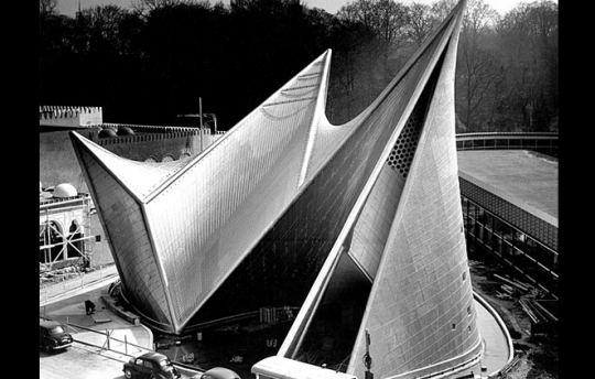 Le Corbusier, Phillips Pavillion at the World's Fair in Brussels, 1958 ©FLC, Paris and DACS, London 2009